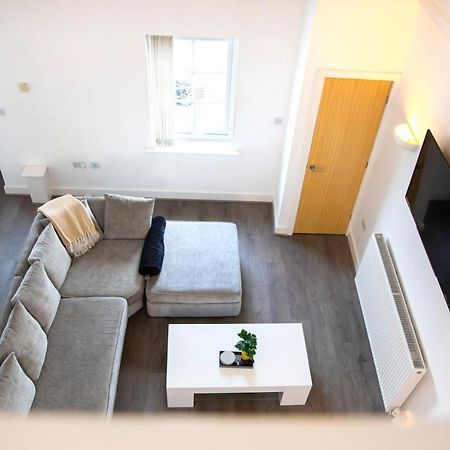 Large Unique 2 Bedroom Duplex Apartment With Private Parking & Free Wifi - Vat Qualifying By Amazing Spaces Relocations Ltd Уорингтън Екстериор снимка