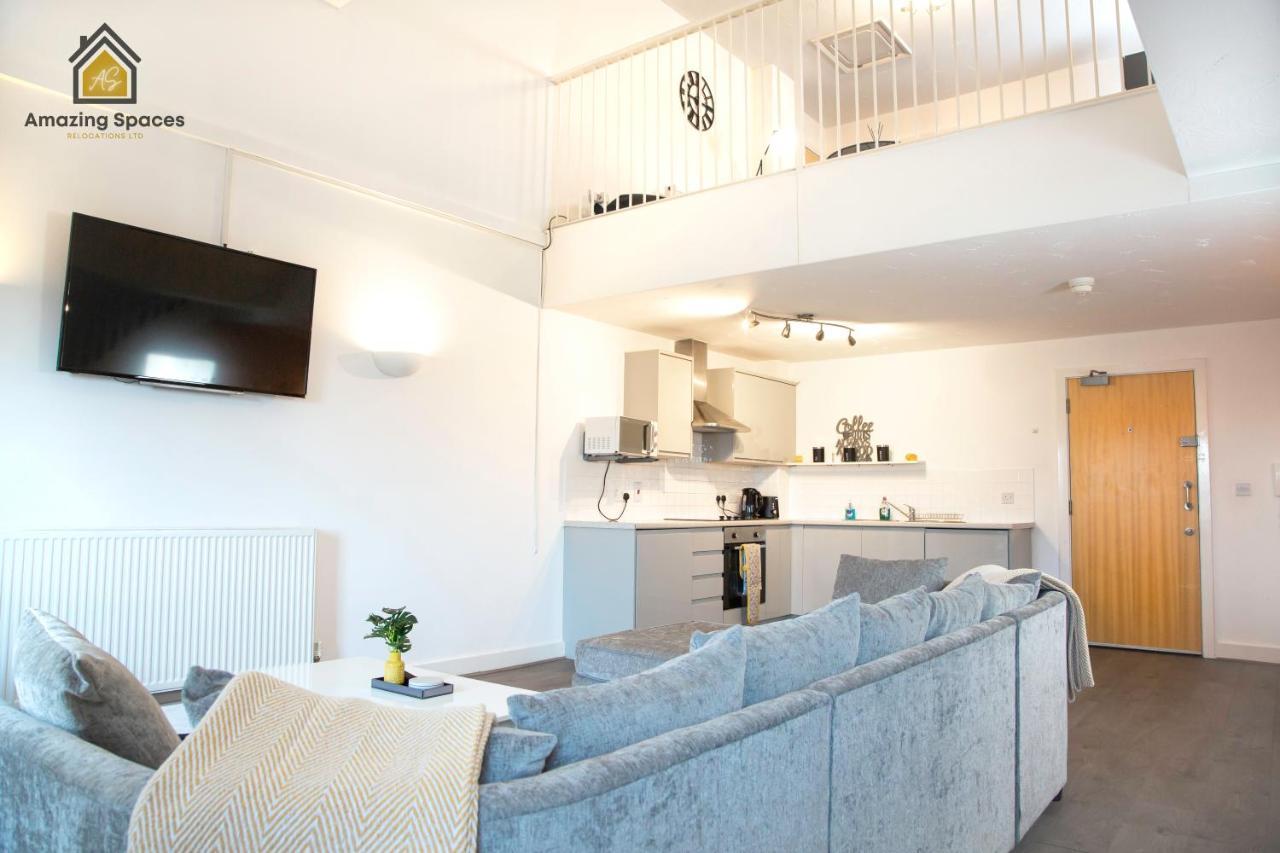 Large Unique 2 Bedroom Duplex Apartment With Private Parking & Free Wifi - Vat Qualifying By Amazing Spaces Relocations Ltd Уорингтън Екстериор снимка