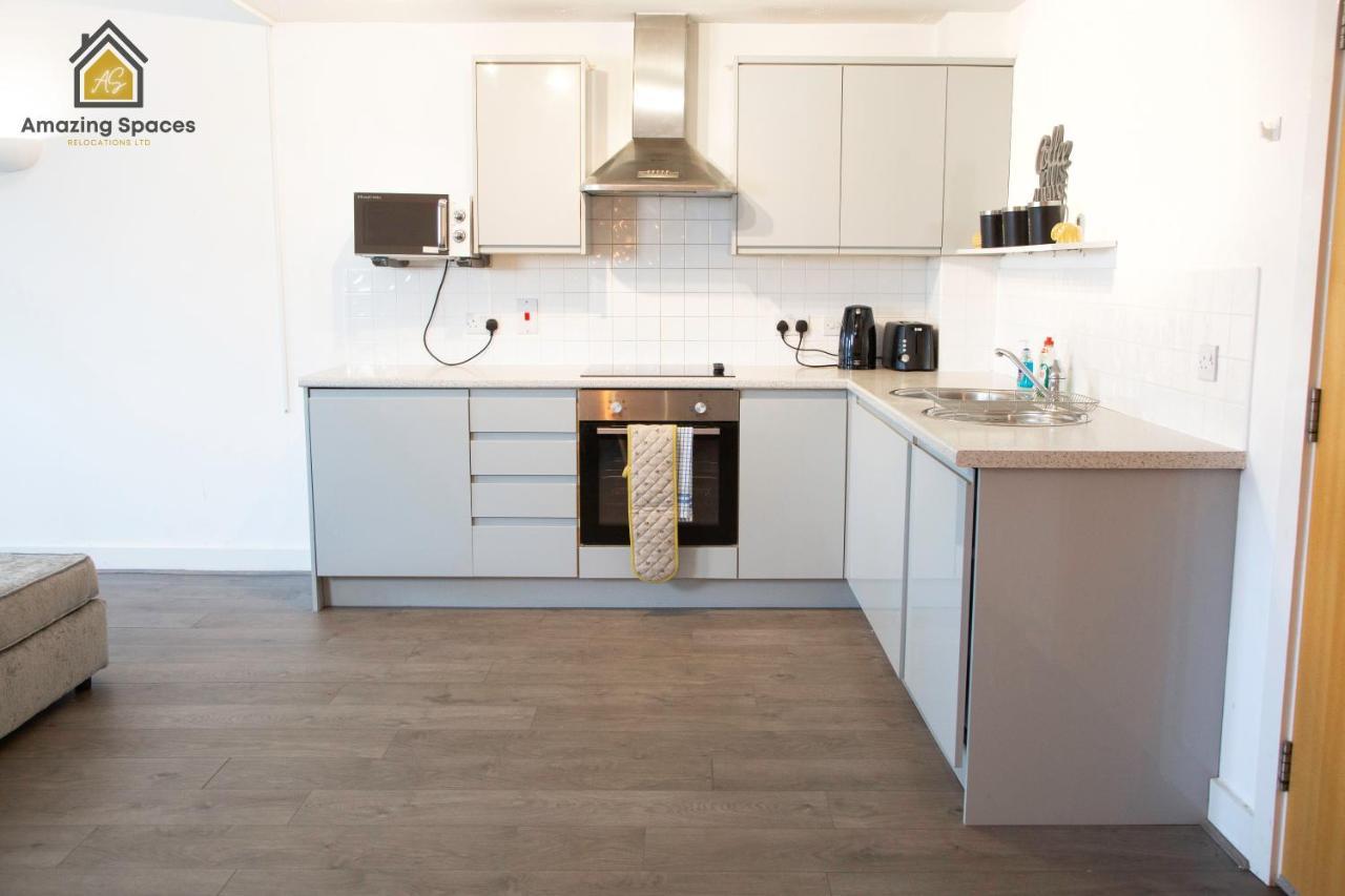 Large Unique 2 Bedroom Duplex Apartment With Private Parking & Free Wifi - Vat Qualifying By Amazing Spaces Relocations Ltd Уорингтън Екстериор снимка