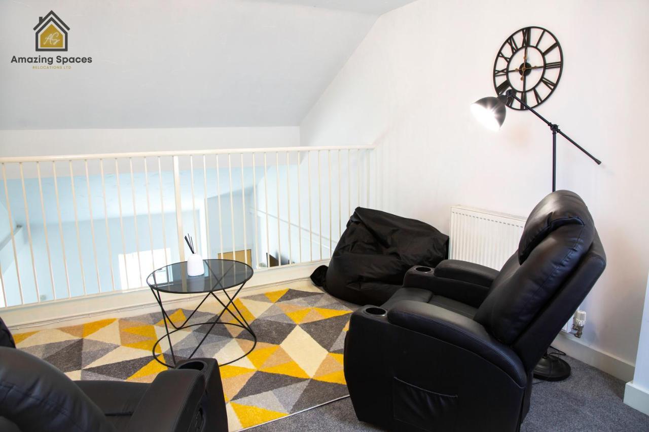 Large Unique 2 Bedroom Duplex Apartment With Private Parking & Free Wifi - Vat Qualifying By Amazing Spaces Relocations Ltd Уорингтън Екстериор снимка